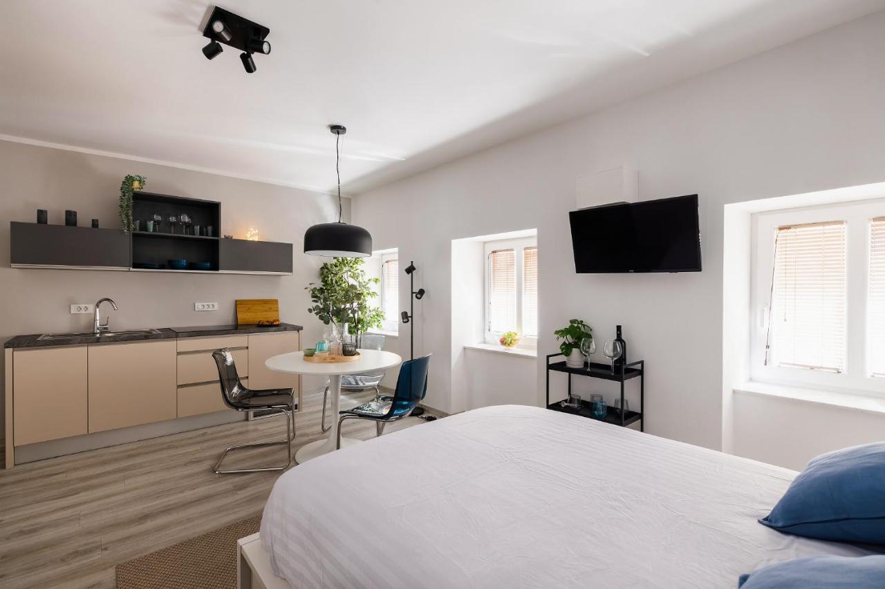 New Central Studios Ljubljana Extérieur photo
